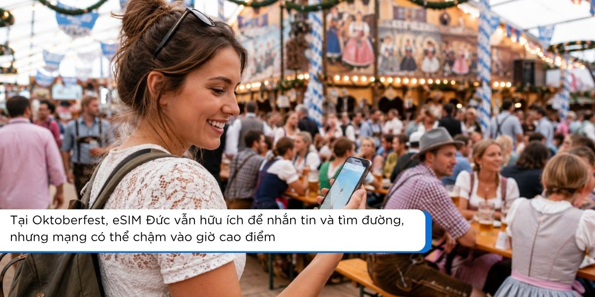 Du khách dùng eSIM Đức tại lễ hội Oktoberfest ở Munich