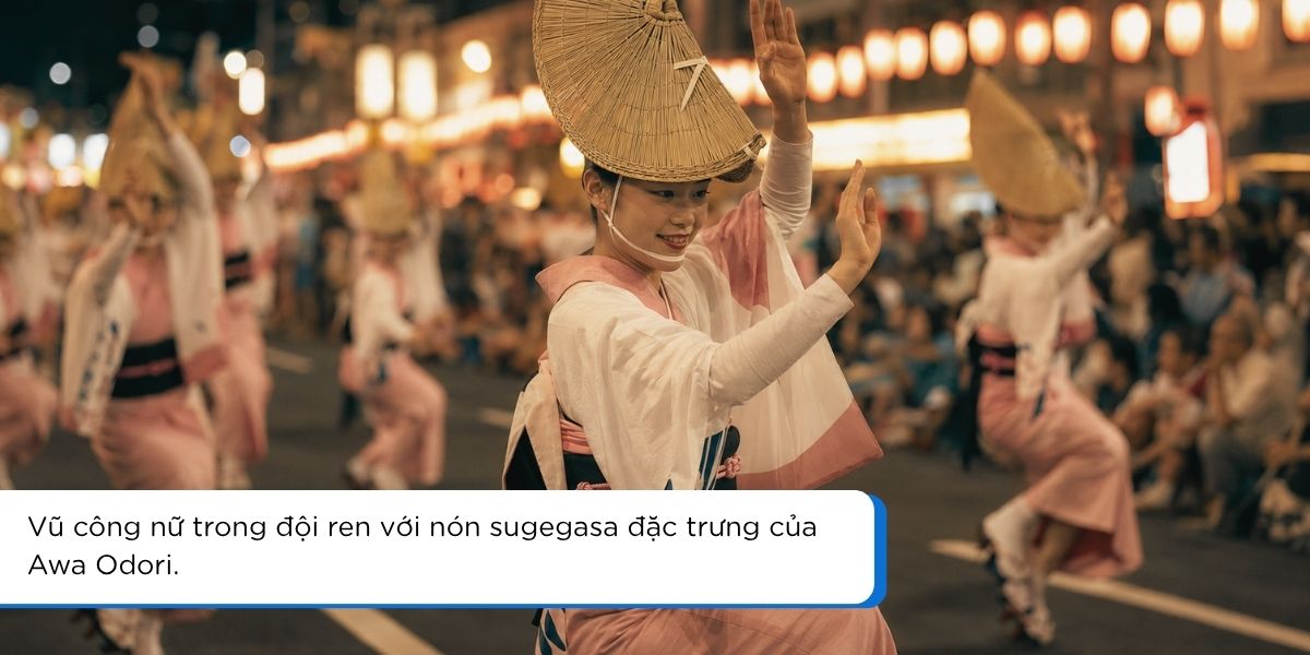  Vũ công nữ Awa Odori đội nón sugegasa và mặc yukata truyền thống