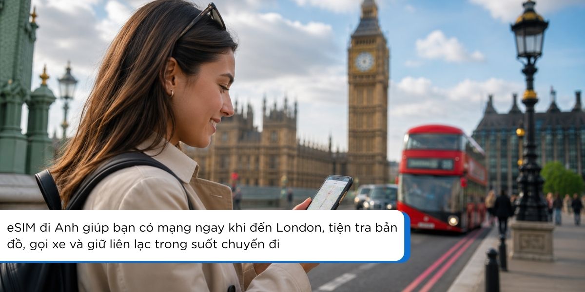 Hành khách dùng điện thoại tại ga London Underground khi kiểm tra kết nối 4G và 5G bằng eSIM London