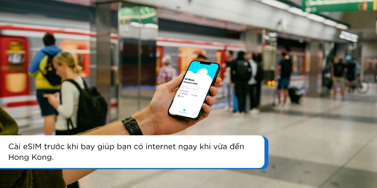 Du khách dùng eSIM Hong Kong sau khi hạ cánh tại sân bay