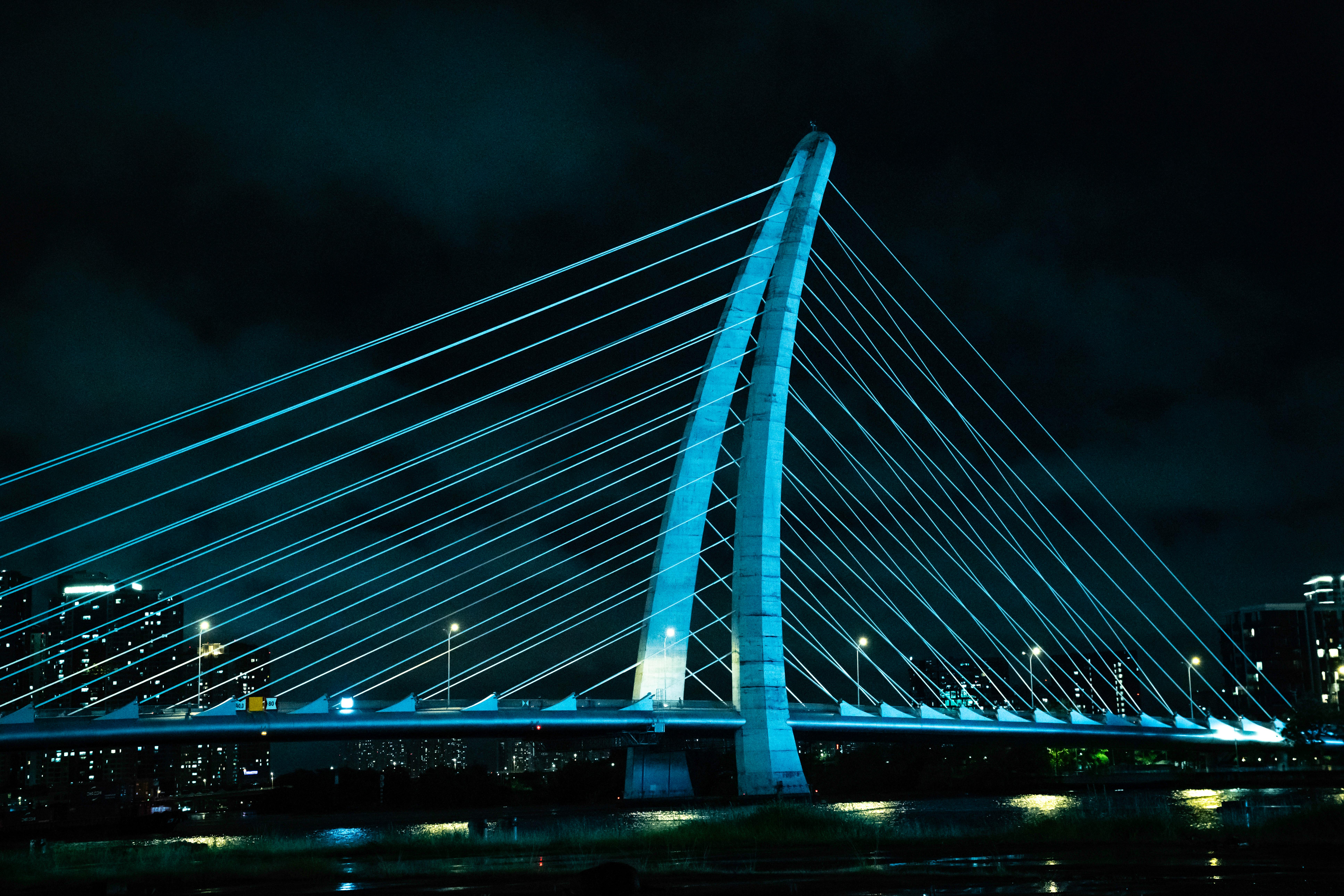 14 day Vietnam itinerary using three base cities and flights