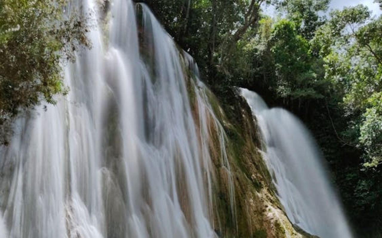 El Limón waterfall on the Samaná Peninsula, a scenic Dominican Republic travel spot