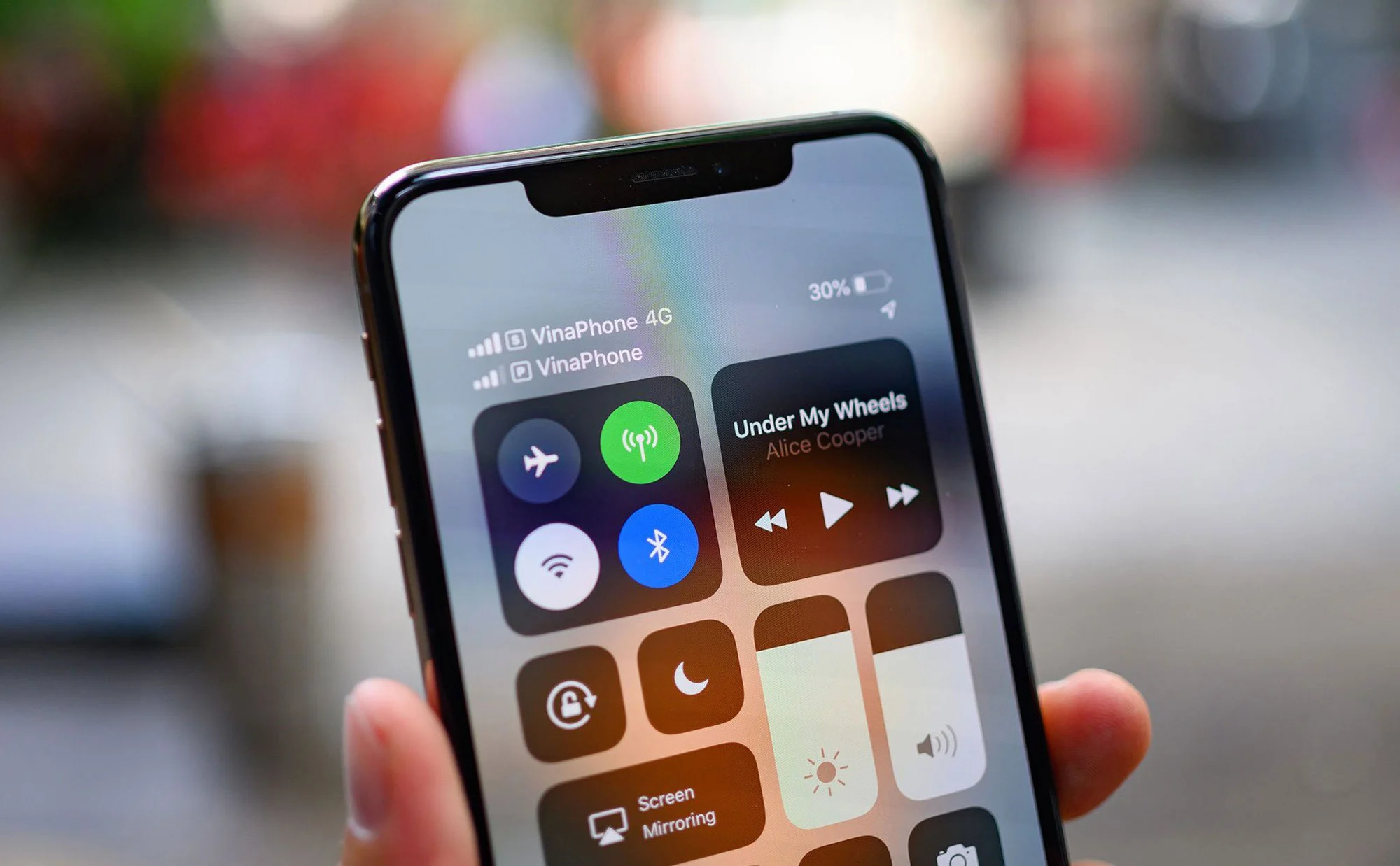 Sim vật lý và eSim